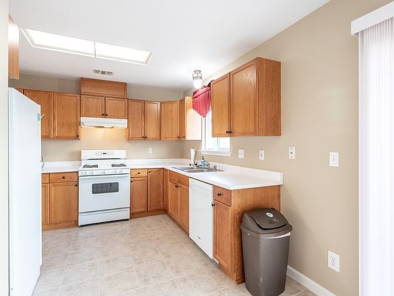 4th image of 3731 Olive St