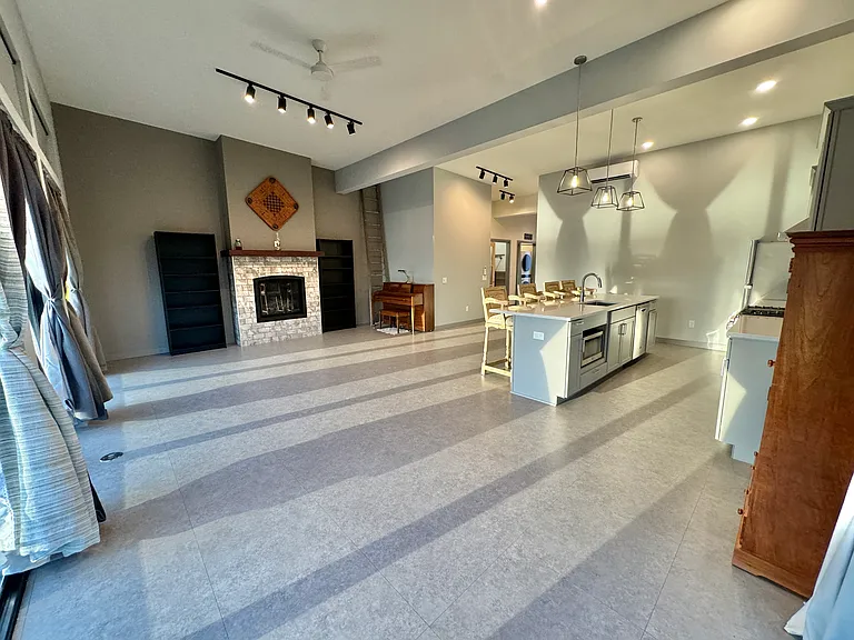 220 King St SE #8 — Photo 6