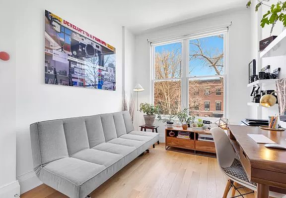 5th image of 164 S Oxford St #2-B