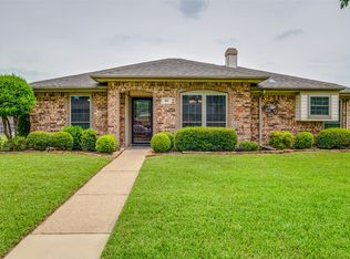 401 Kimberly Dr, Mesquite, TX 75149