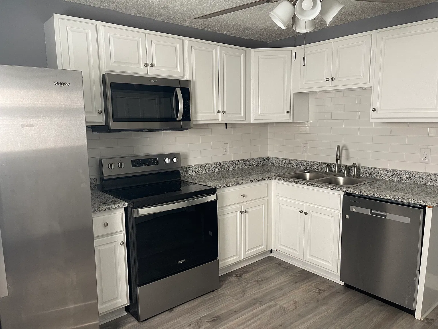 2 bed, 1.5 bath, 935 sqft, $1,750 — Photo 2