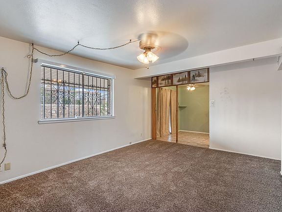 3rd image of 10065 Kellogg St