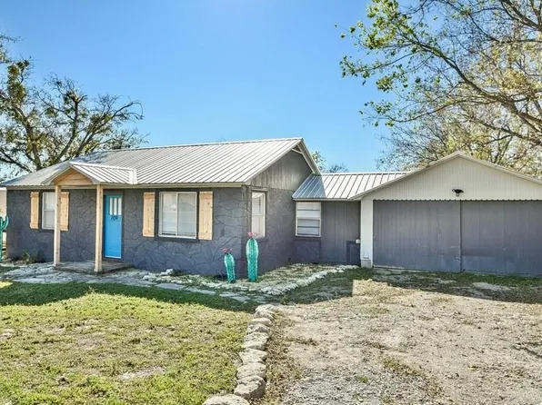 709 Hereford St, Glen Rose, TX 76043