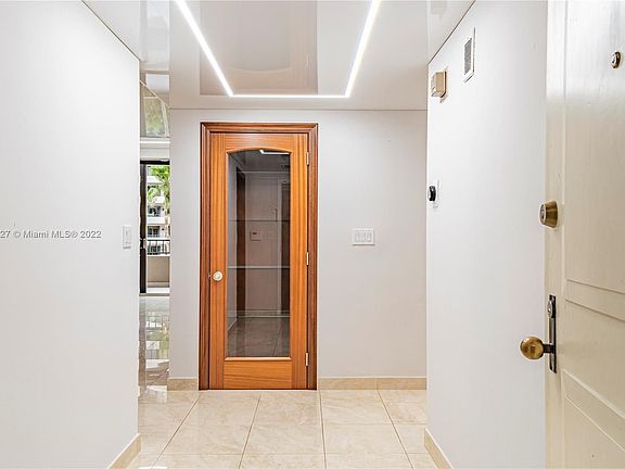 2nd image of 251 Crandon Blvd APT 424
