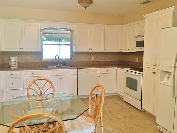 2nd image of 5850 Pine Ln