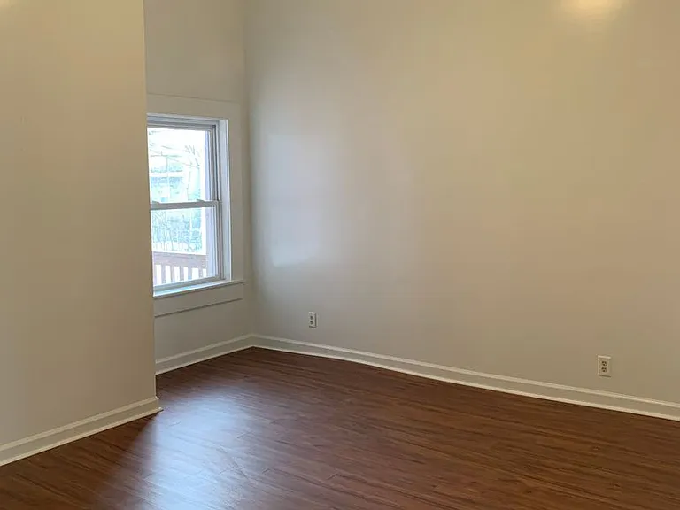 341 S Duke St — Photo 17