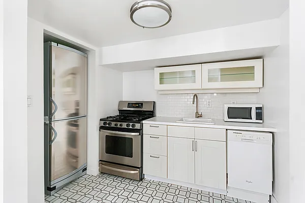 Rented by Compass | media 16