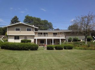 13385 Kenmar Ct, Brookfield, WI 53005