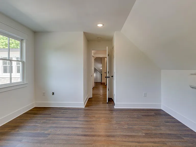 223 Walnut Ln — Photo 11