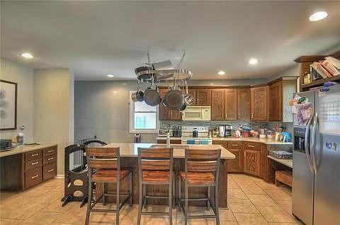 3 NW Alderson Pl — Photo 6