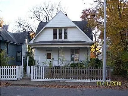 751 E Chandler Ave photo 1