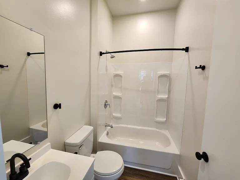 521 Forest Ave #521 — Photo 8
