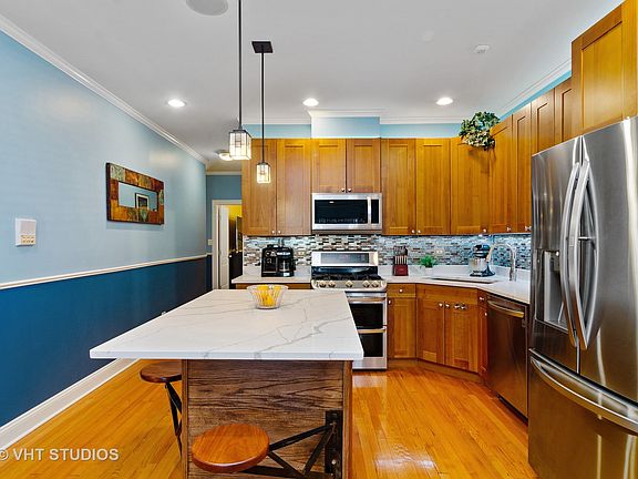 5th image of 4619 N Lawndale Ave