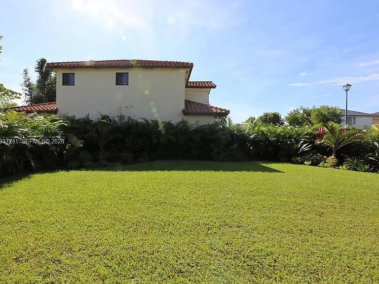 14440 SW 31st St — Photo 24