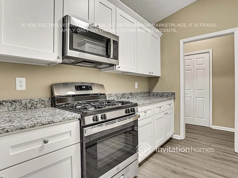 4040 Maxanne Dr NW — Photo 9