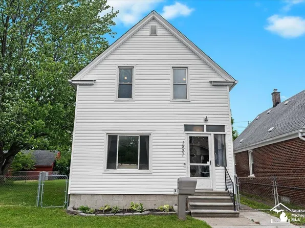 1821 4th St, Wyandotte, MI 48192