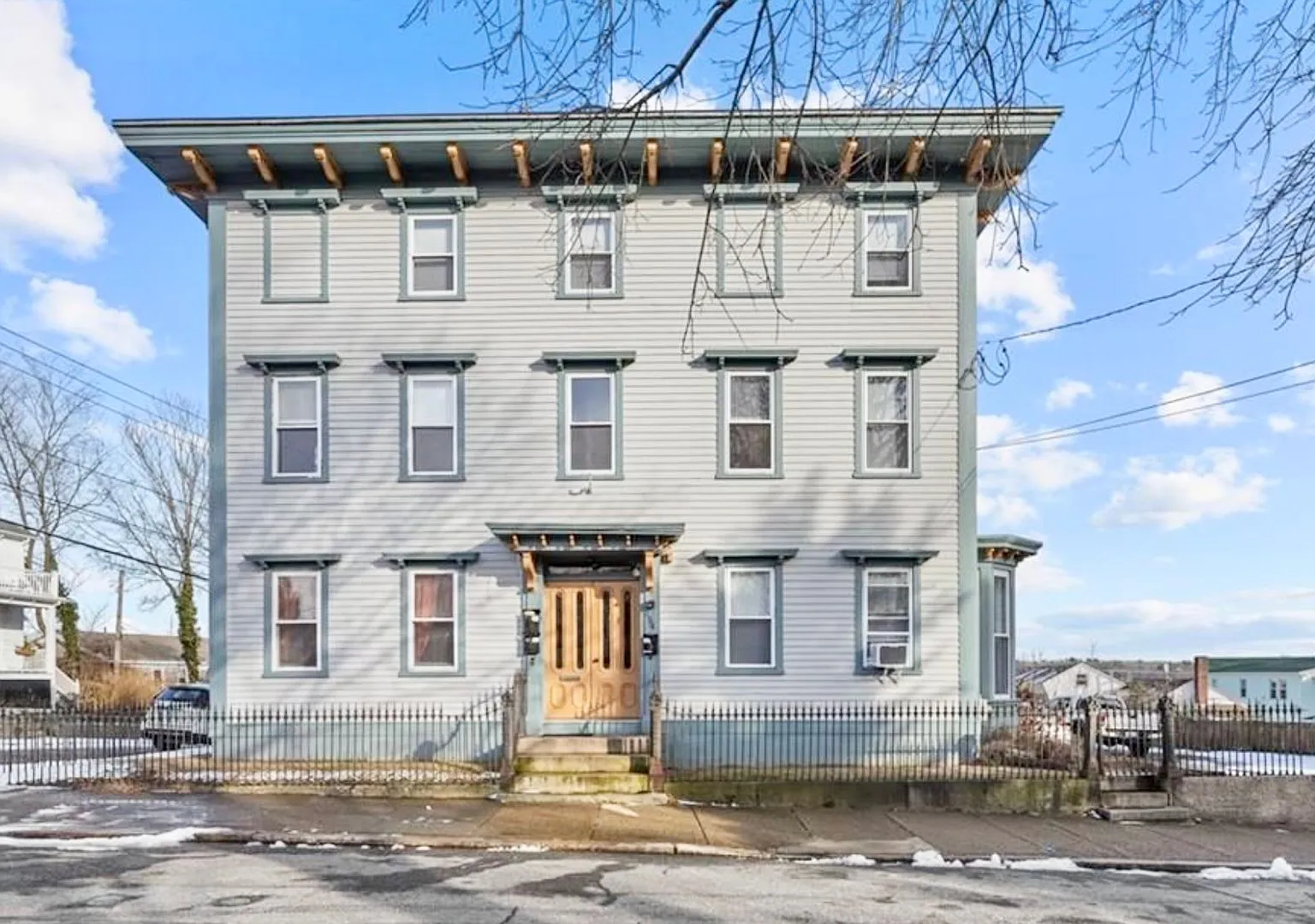 154 Peirce Street — Photo 1