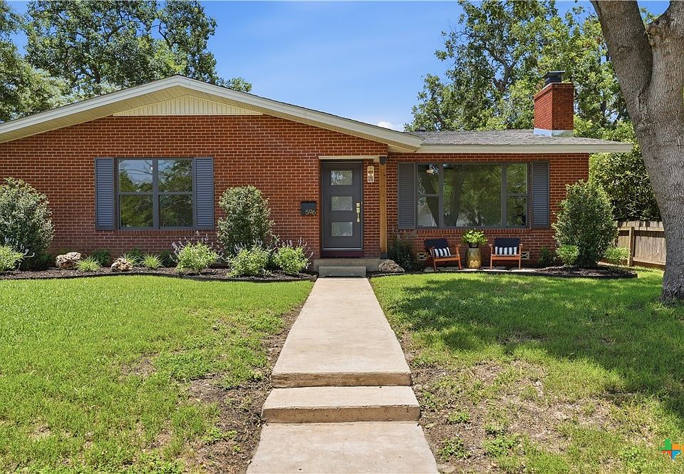 1st image of 596 Willow Ave