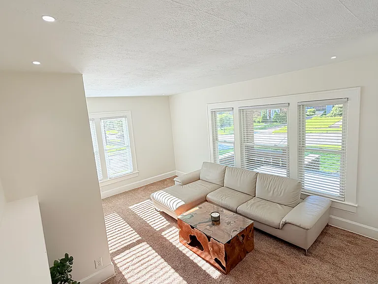 405 Broad St — Photo 3