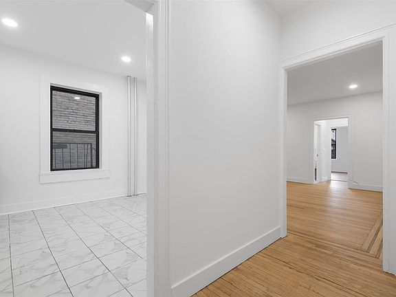 5th image of 260 Harrison Ave APT 203