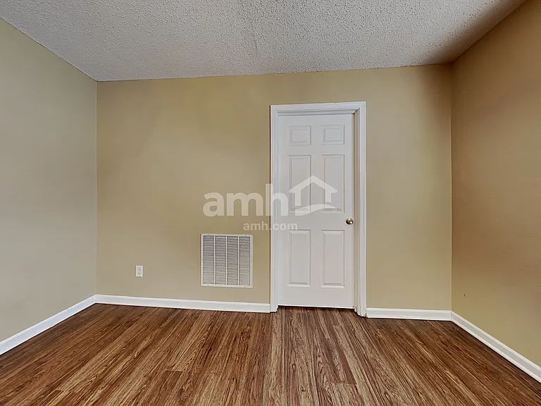 10981 Clear Spring Dr — Photo 7