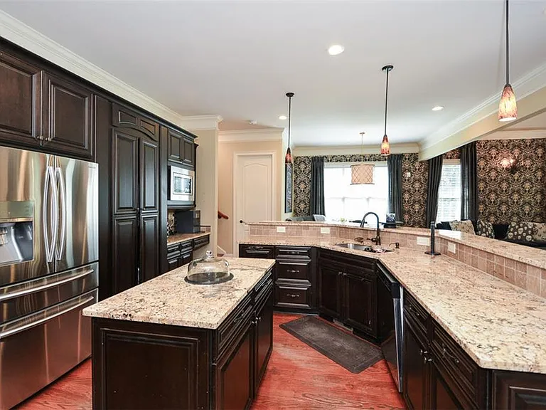 2210 Spalding Dr — Photo 36