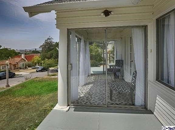 4th image of 1276 Oakridge Dr