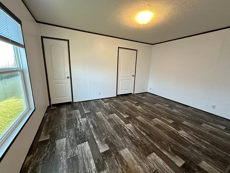 70 W Clydesdale St — Photo 4