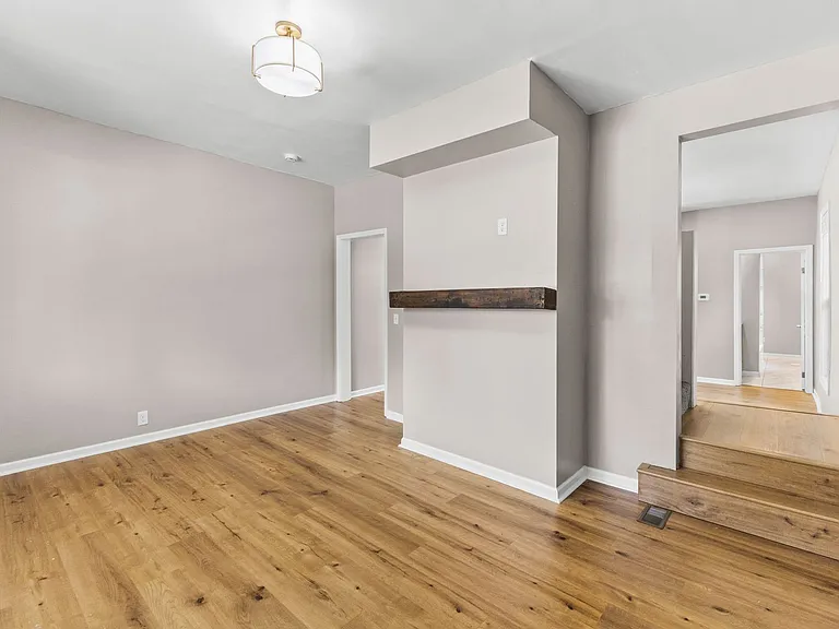 122 E Woodrow Ave — Photo 6