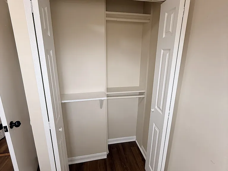 1504 Isherwood St NE #3 — Photo 16