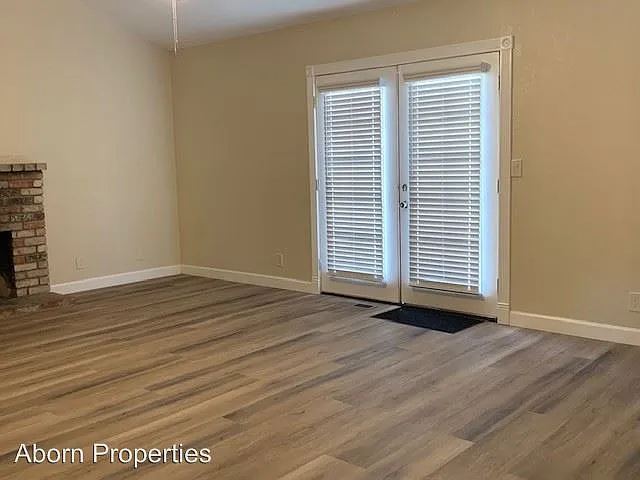 578 Hobie Ln photo 1