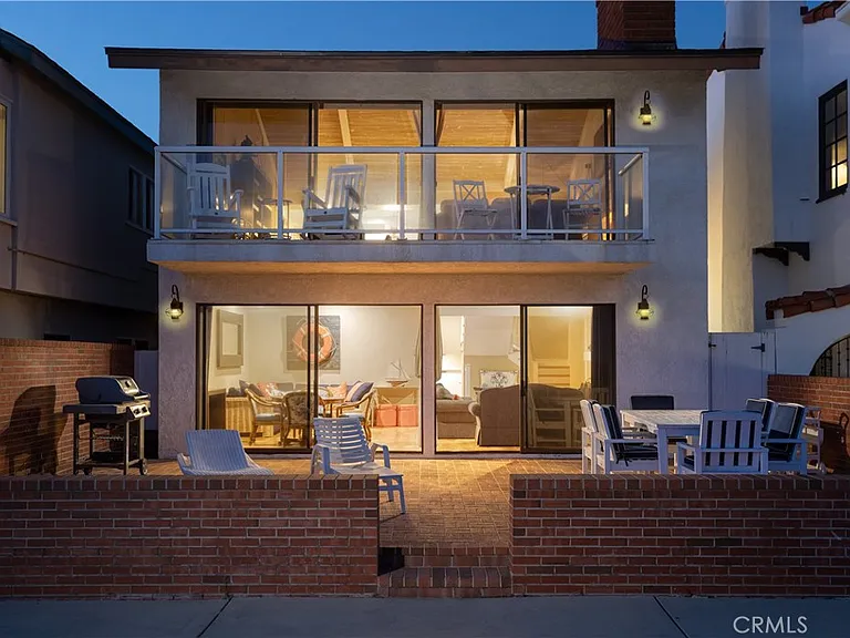 1303 E Balboa Blvd — Photo 26