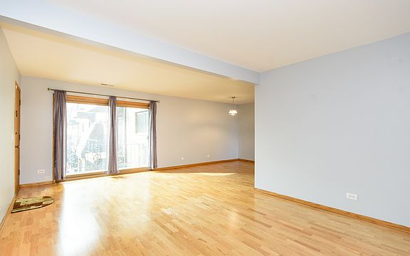 3rd image of 6441 N Northwest Hwy #2C