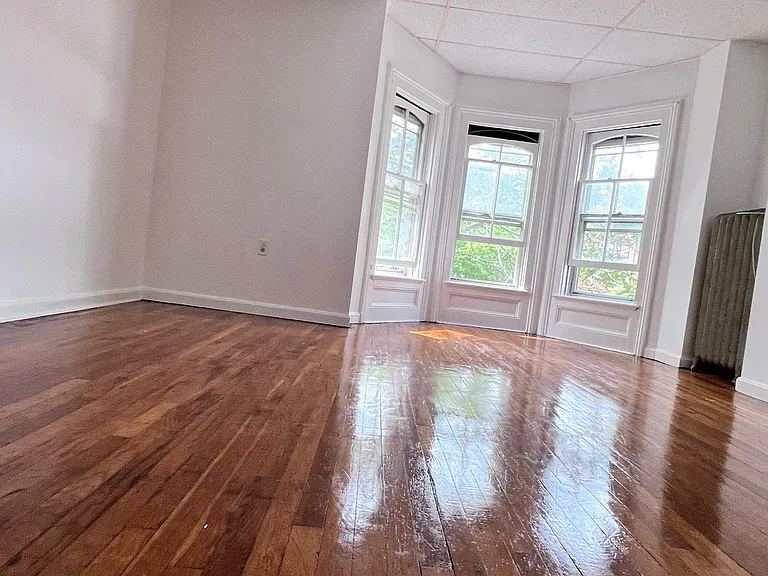 60 Pearl St #3 — Photo 4