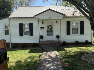 715 Ferry St, Loudon, TN 37774