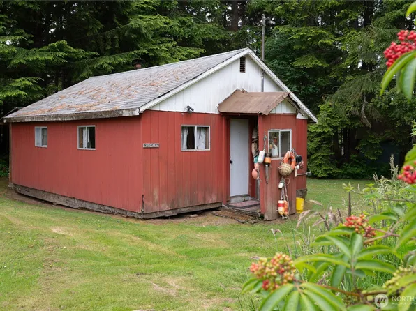 74 Elma Street, Copalis Beach, WA 98535