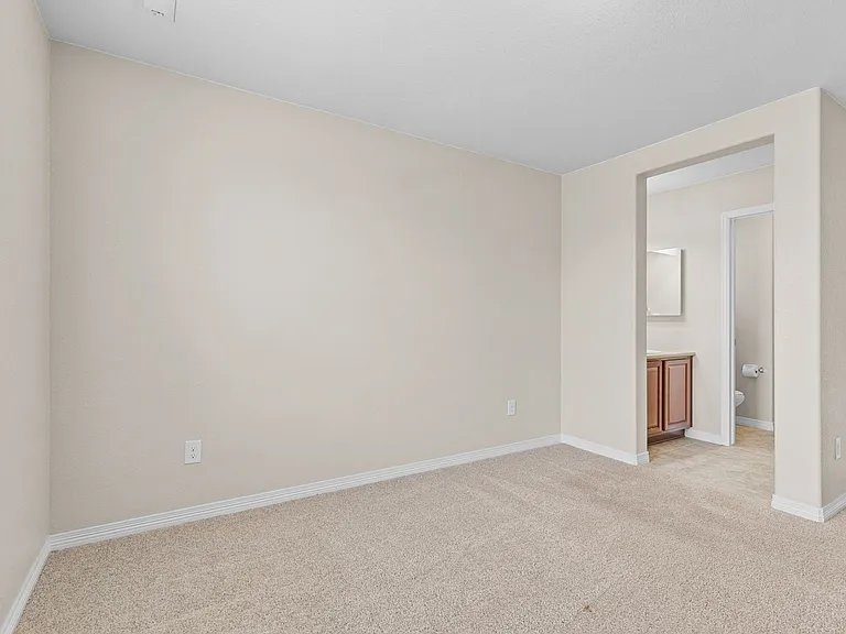 22898 E Saratoga Pl — Photo 42