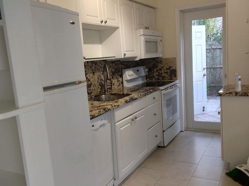 1st image of 2214 NW 3rd Ave