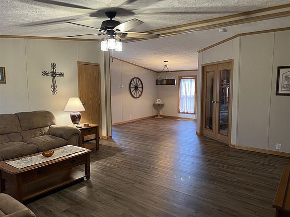 3rd image of 61 Longview Ct