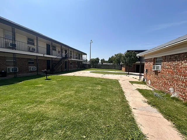 Highpoint Estate Apartments — Photo 2