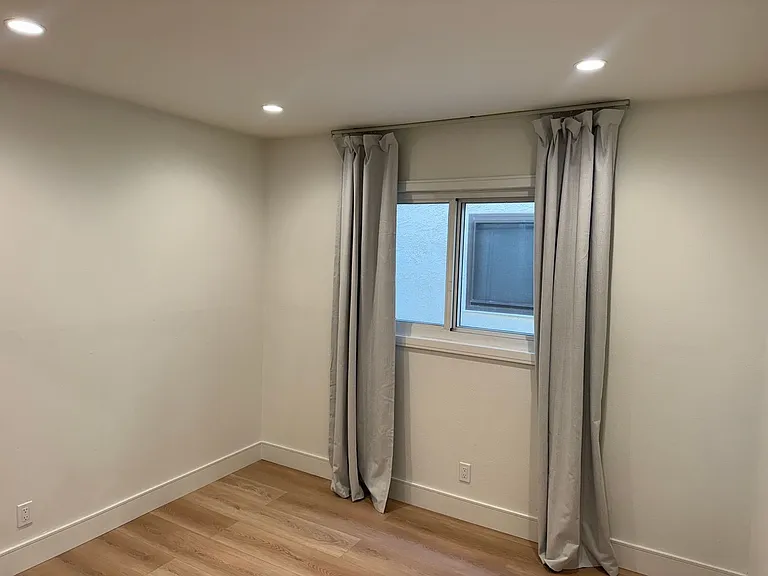 124 Rees St — Photo 9