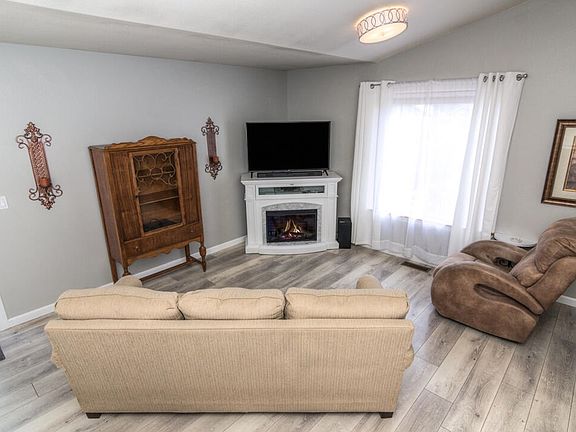 2nd image of 1345 Majestic Rock Dr