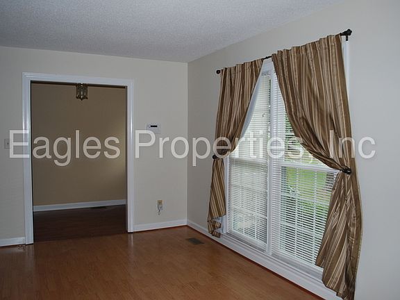 3rd image of 1705 Scotty Dr