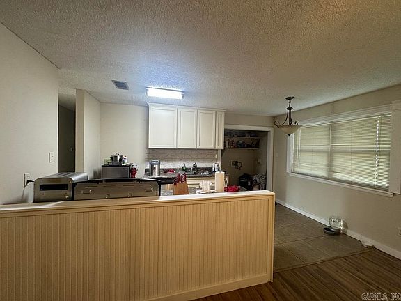 4th image of 701 Pattywood Dr