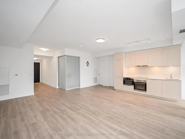 158 Front St E #812 — Photo 10