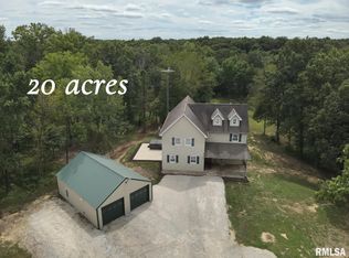 21885 N Tea Rose Ln, Texico, IL 62889