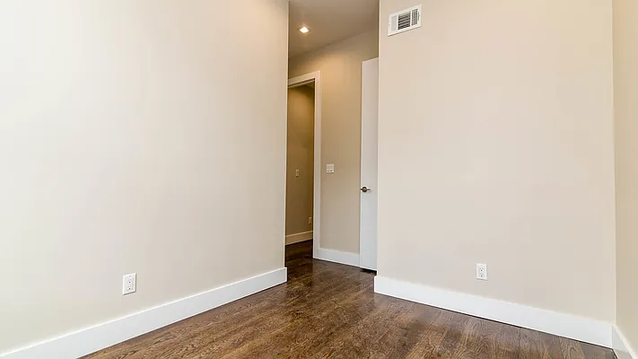 Rented by Nooklyn NYC LLC | media 4