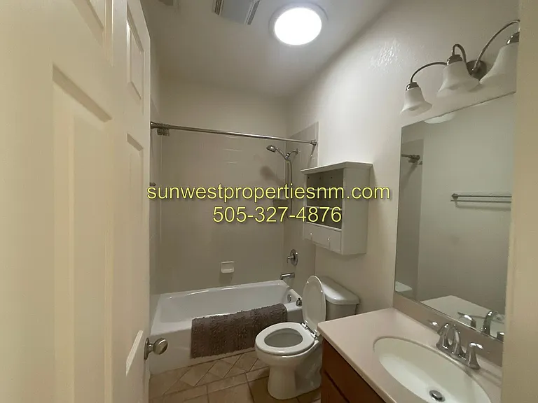 549 E Zia St — Photo 9