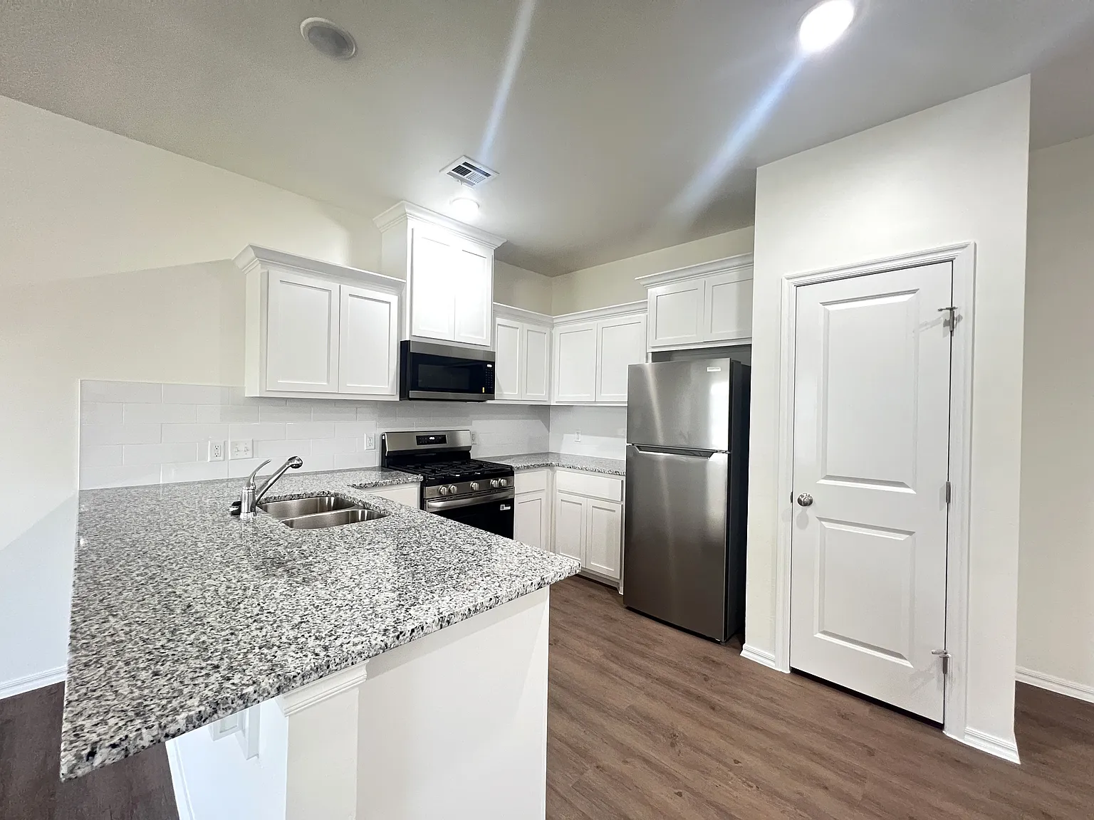 3 bed, 1250 sqft, $1,495 — Photo 3