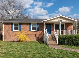206 S Valley Rd, Hendersonville, TN 37075